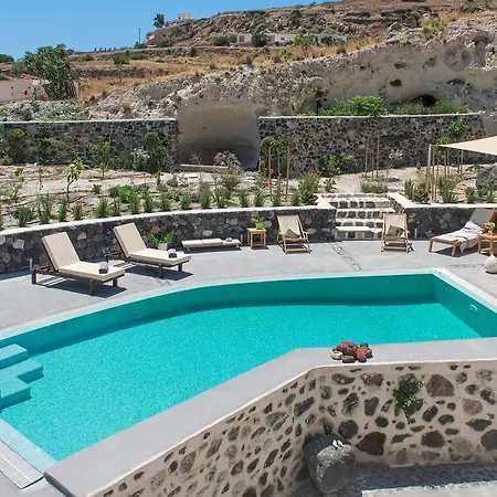 Mantilida Villa *