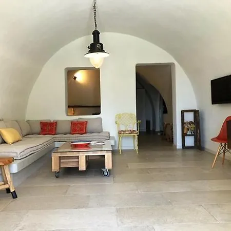 Mantilida Villa *