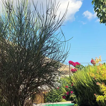 Mantilida Villa Emporio (Santorini)