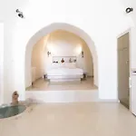 Mantilida With Pool Villa *
