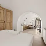 Villa Mantilida With Pool