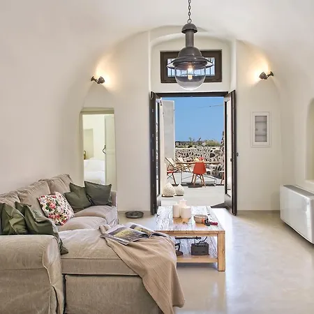 Mantilida Emporio (Santorini)
