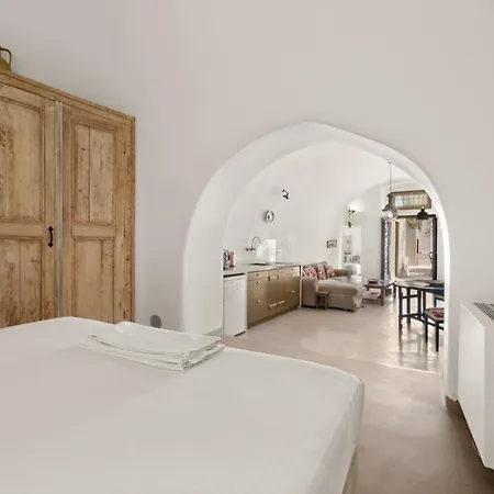 Villa Mantilida With Pool