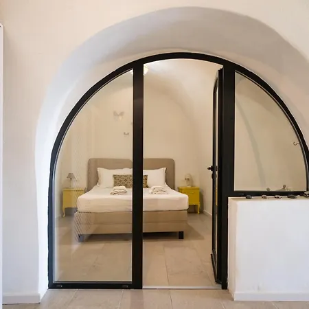 Mantilida Emporio (Santorini)