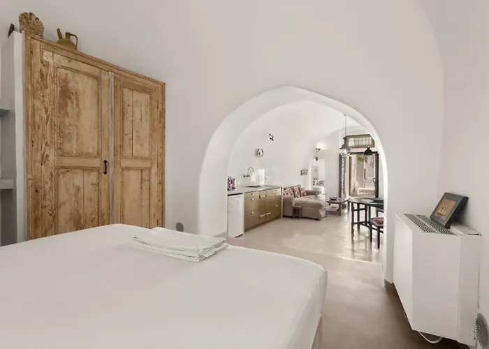 Villa Mantilida With Pool