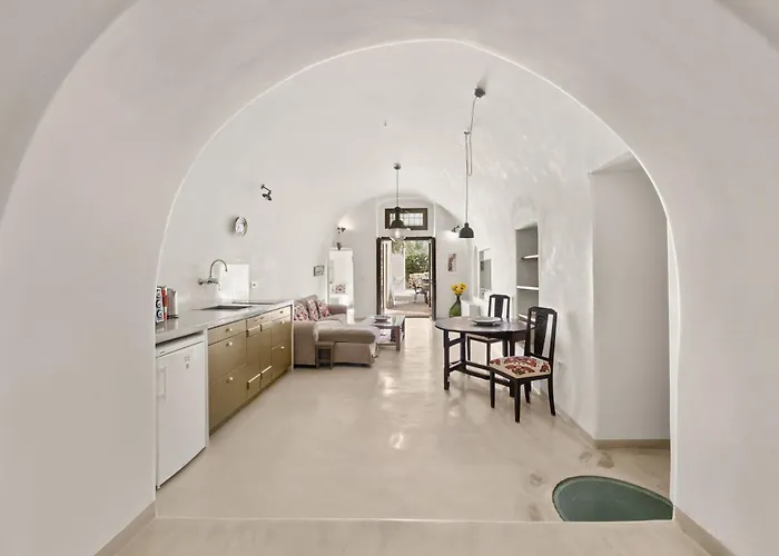 Villa Mantilida With Pool *