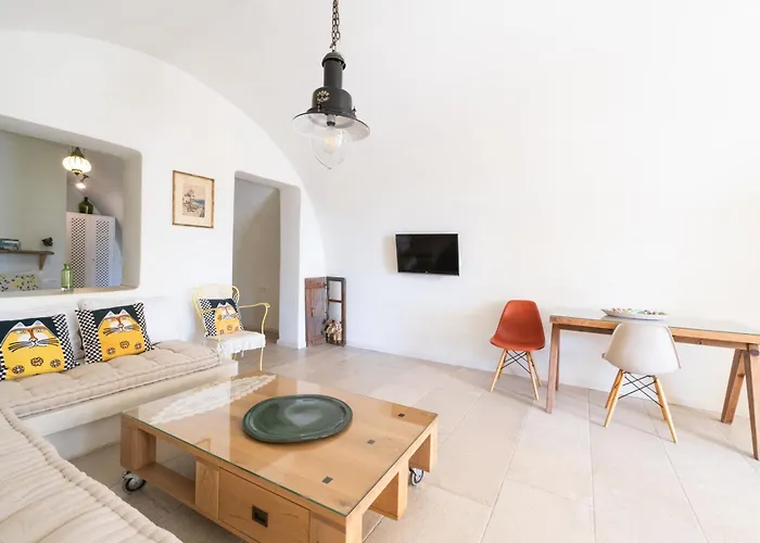 Mantilida With Pool Villa