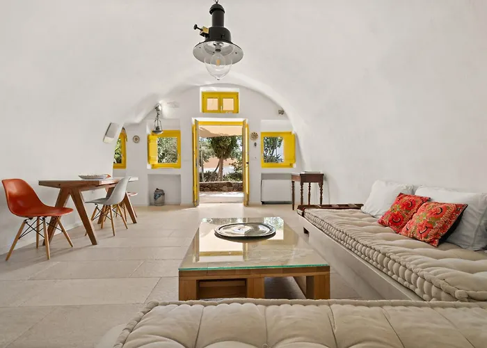 Villa Mantilida With Pool *