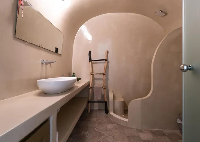 Mantilida With Pool Villa *