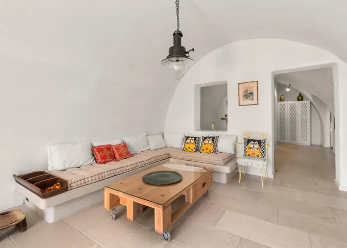 Villa Mantilida With Pool *