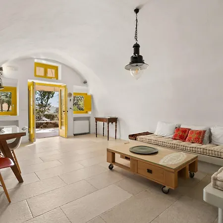 Villa Mantilida With Pool *