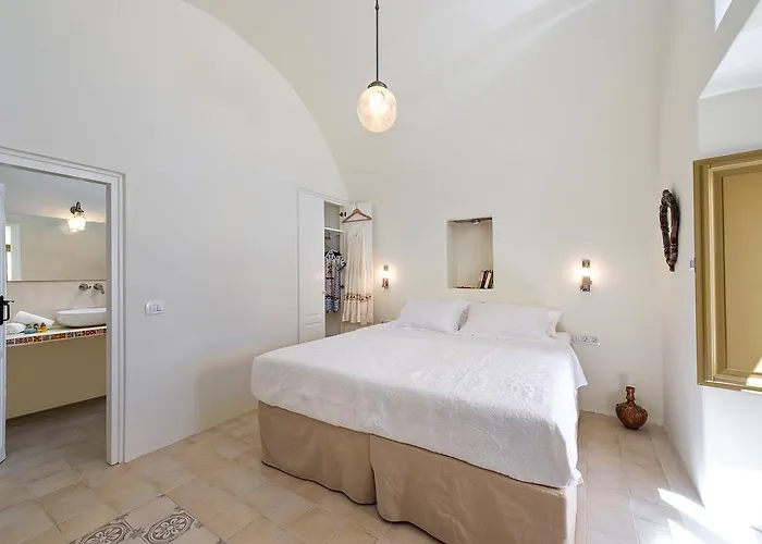 Villa Mantilida With Pool