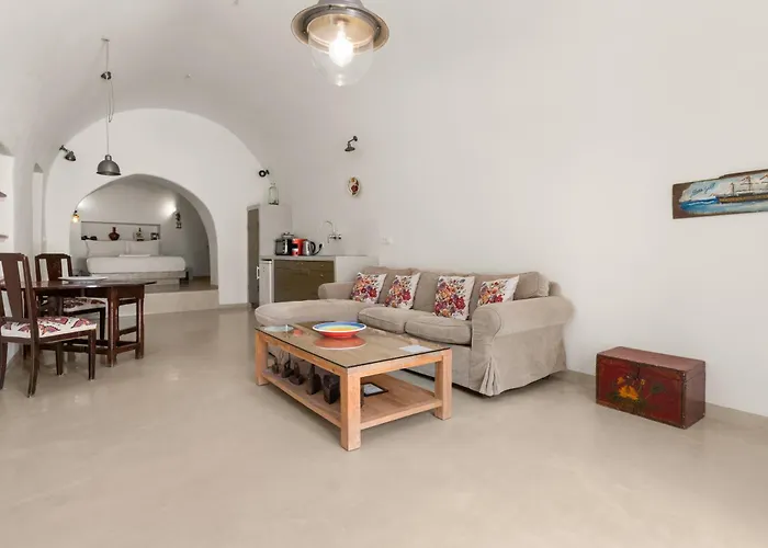 Mantilida With Pool Villa