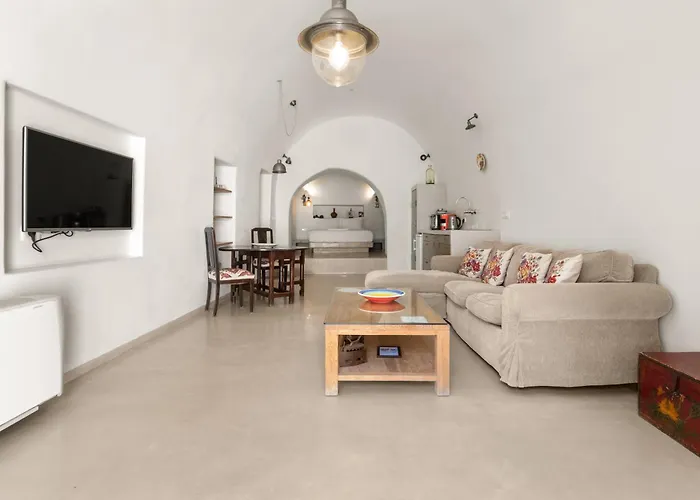 Mantilida Вилла Emporio (Santorini)