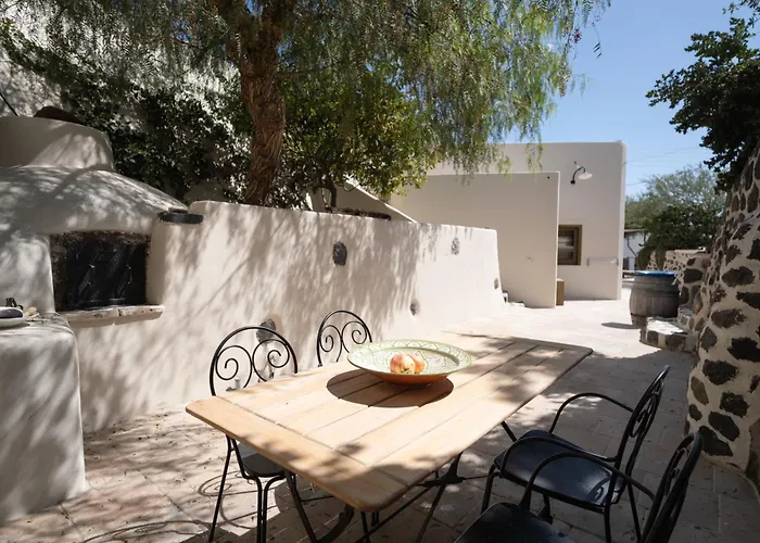 Вилла Mantilida Emporio (Santorini)