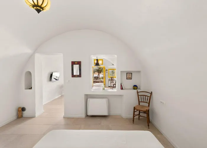 Villa Mantilida With Pool