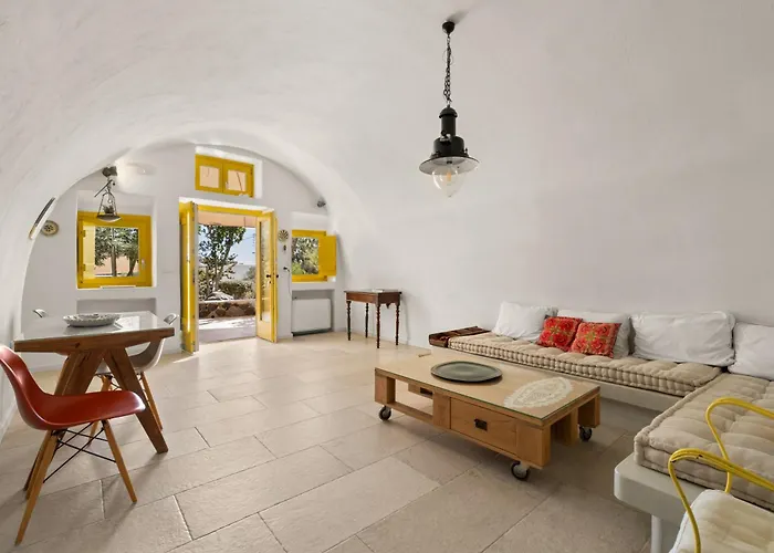 Villa Mantilida With Pool *