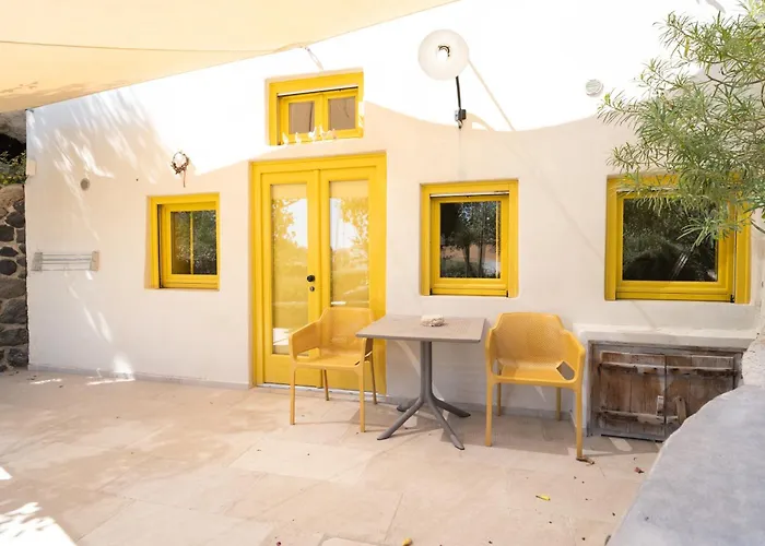 Mantilida Вилла Emporio (Santorini)