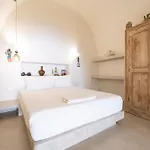 Mantilida With Pool Villa *
