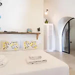 Villa Mantilida With Pool