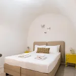 Mantilida With Pool Villa