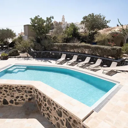 Mantilida With Pool Emporio (Santorini)
